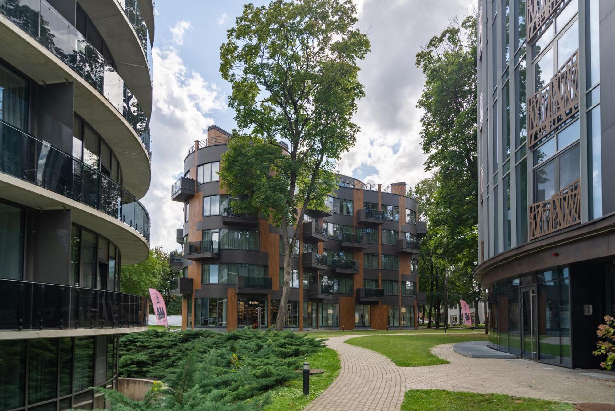 2 Bedroom Apt, 2 Garage Spots & Balconies, Self Check-In, By Cohost Друскининкай Экстерьер фото